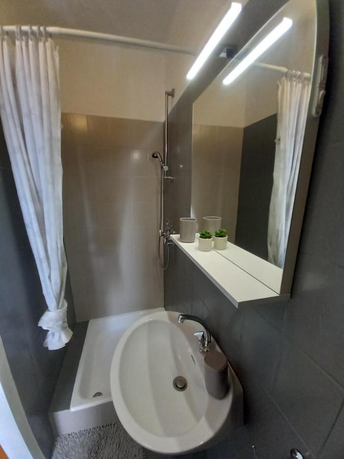 Bed and Breakfast Sobe Sotic Rab Town Esterno foto