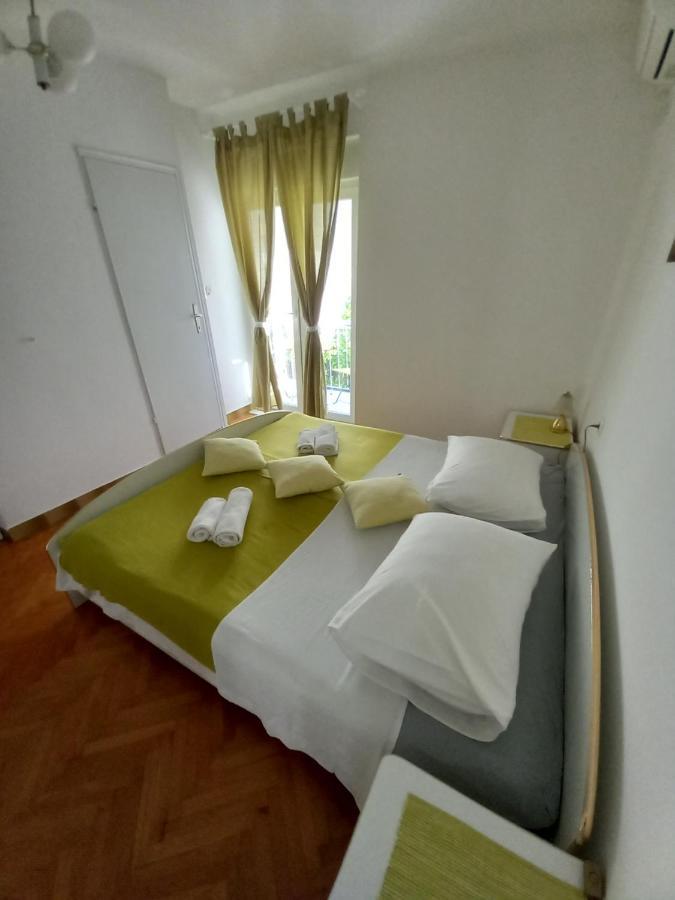 Bed and Breakfast Sobe Sotic Rab Town Esterno foto
