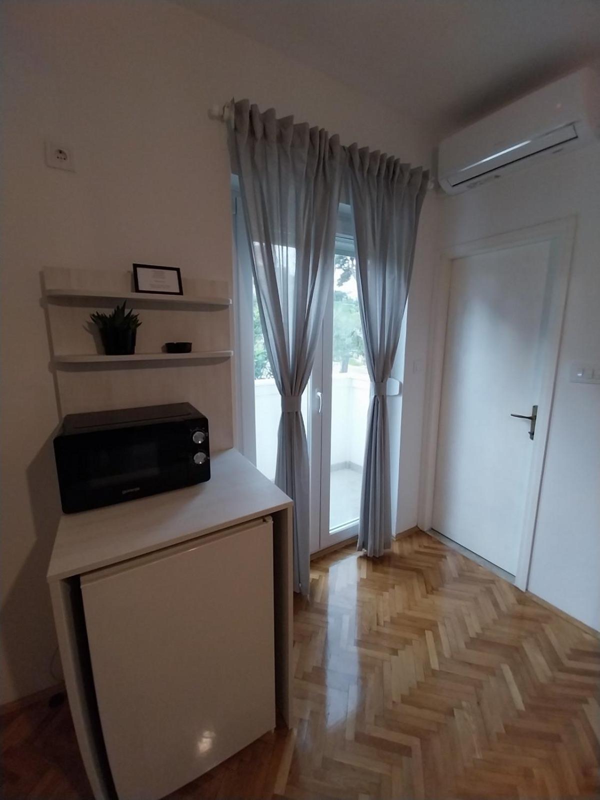Bed and Breakfast Sobe Sotic Rab Town Esterno foto